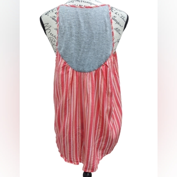 Nell women's pink peach silk patterned tank top size M - Picture 2 of 9